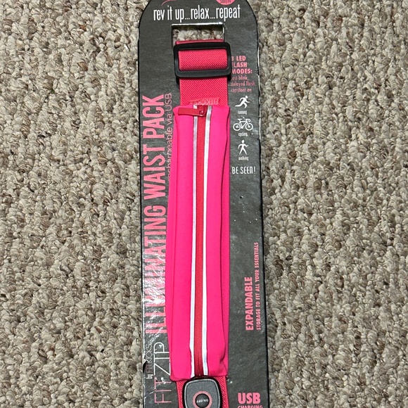 FitZip Illuminating Waist Pack - Picture 1 of 2